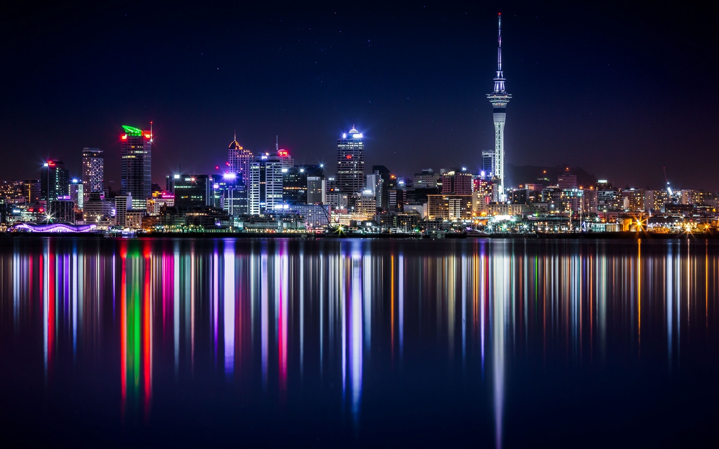 上海城市天空星星河流倒映夜景大屏高清1440x900桌面壁纸